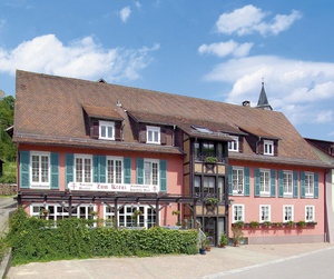 Gasthaus-Pension \"Zum Kreuz\" Gasthaus-Pension \"Zum Kreuz\"